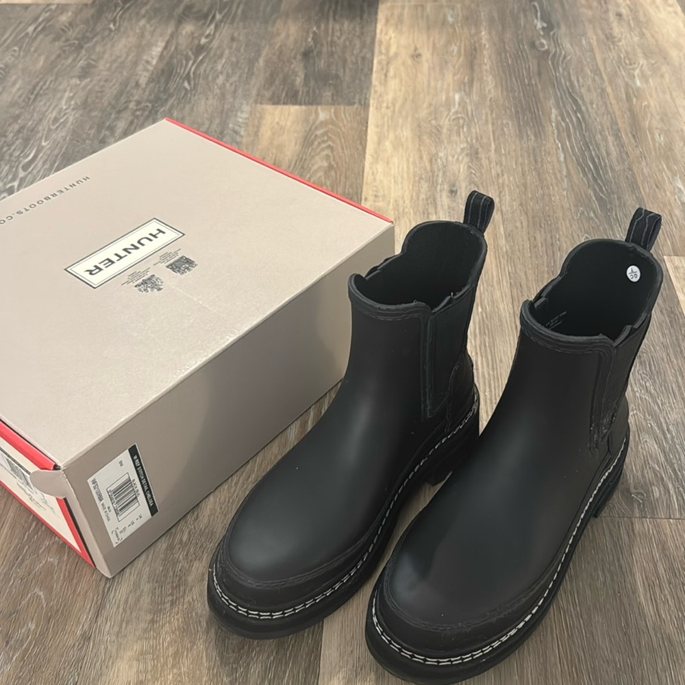Hunter Refined Stitch Detail Chelsea Rainboots
